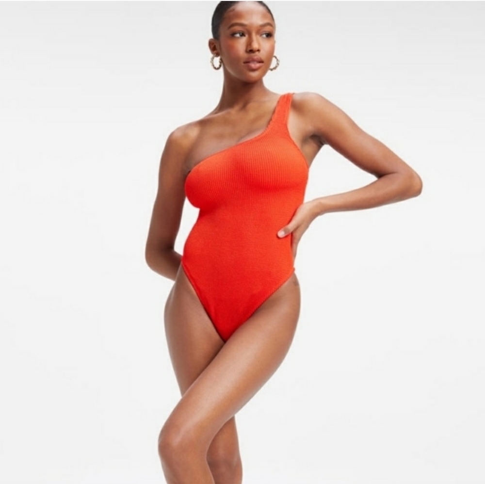 Good American One Piece Swimsuit